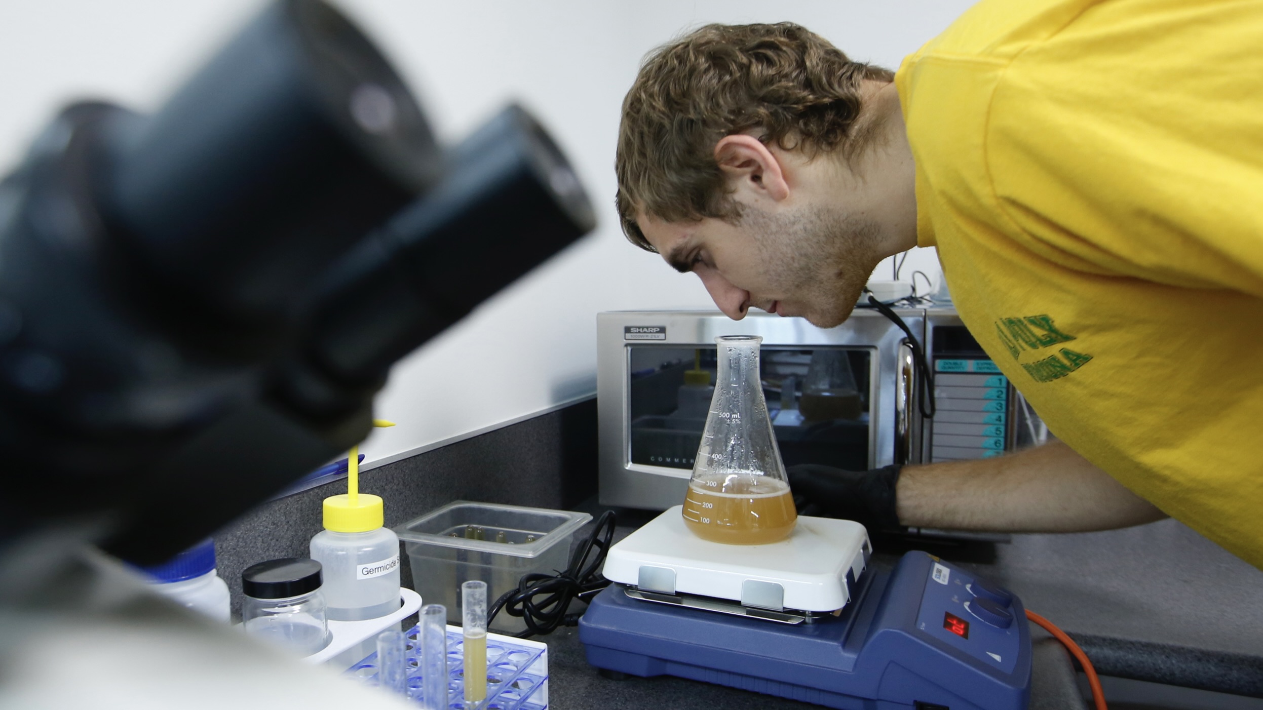 روسيا تكشف عن "بلاستيك مقاوِم للحريق" 