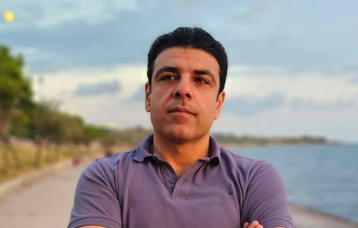 بسبب منشور على فيسبوك.. توقيف الصحفي إياد شربجي في سوريا 