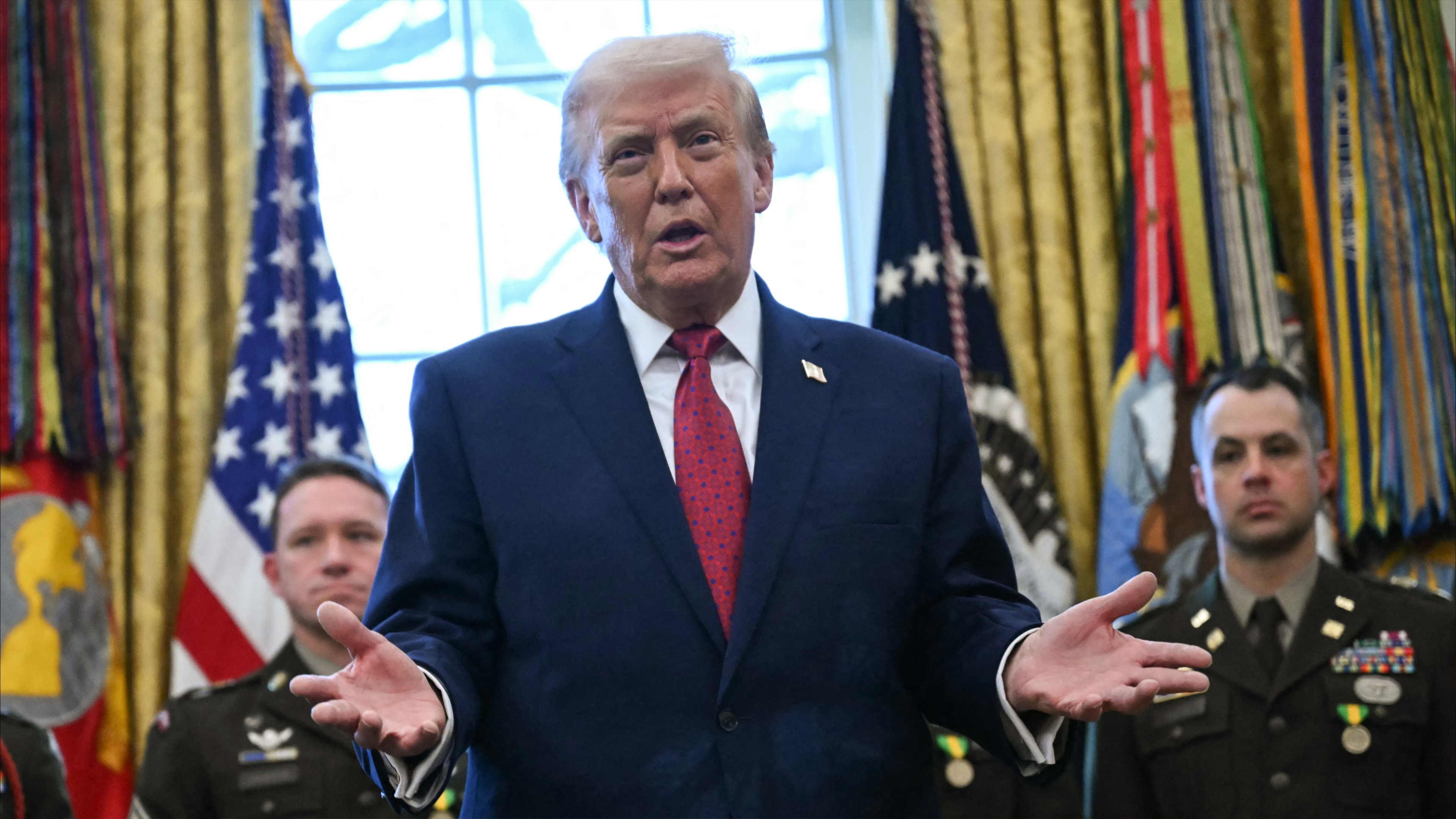 دعوى بـ10 مليارات.. ترامب يقاضي "بي بي سي" 