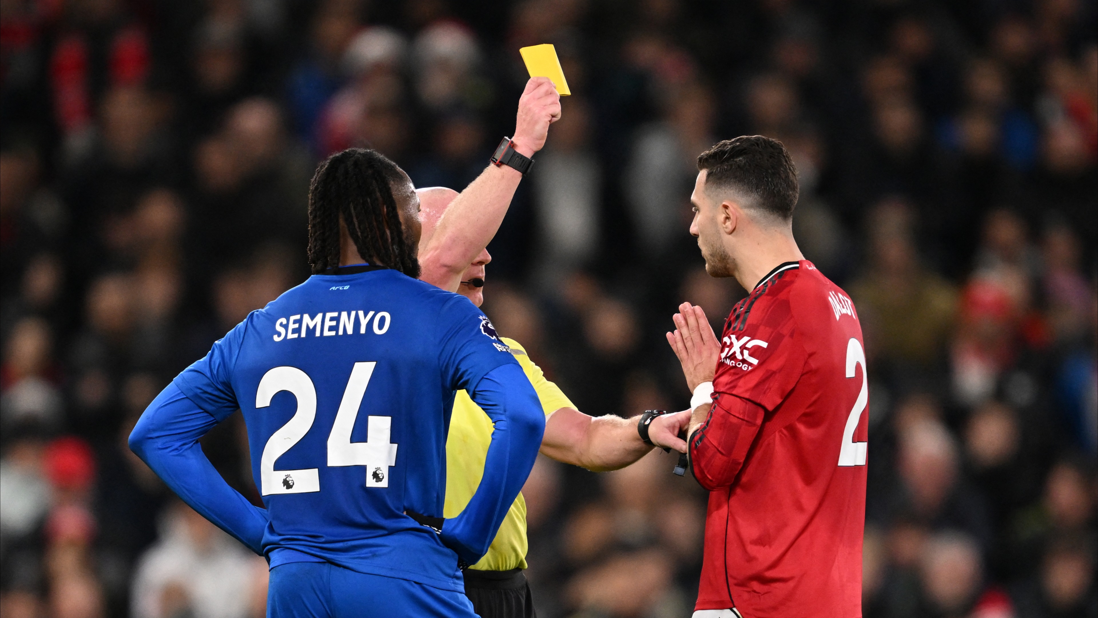 "إجازة الكريسماس" مقابل إنذار في البريميرليغ 